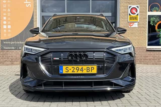 Audi e-tron (2022) thumbnail 2
