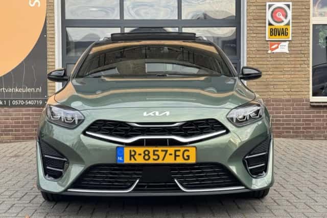 Kia Ceed (2022) thumbnail 2