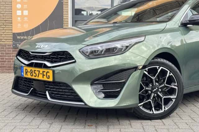 Kia Ceed (2022) thumbnail 4