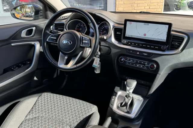 Kia Ceed (2021) thumbnail 5