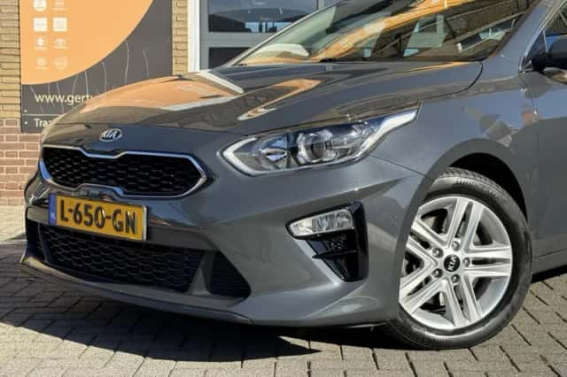 Kia Ceed (2021) thumbnail 6