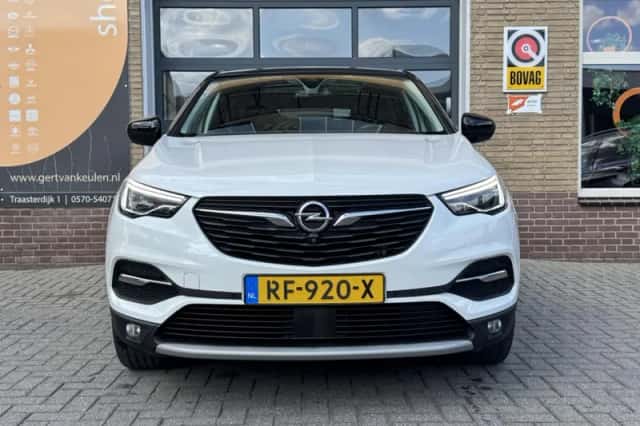 Opel Grandland (2017) thumbnail 2