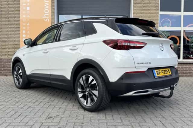 Opel Grandland (2017) thumbnail 3
