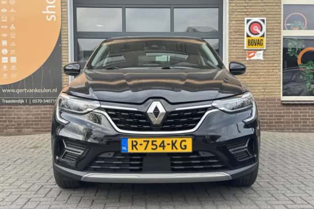 Renault Arkana (2022) thumbnail 2