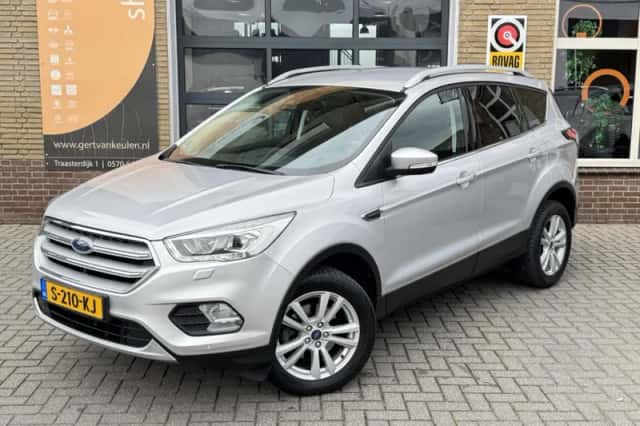 Ford Kuga (2019) thumbnail 4