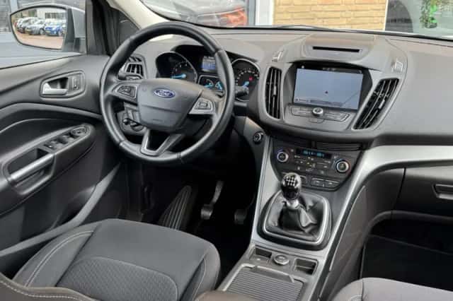Ford Kuga (2019) thumbnail 5