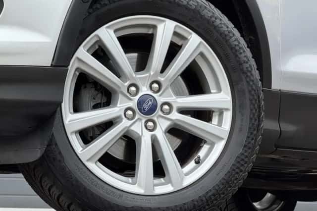 Ford Kuga (2019) thumbnail 6