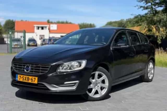 Volvo V60 (2014) thumbnail 1