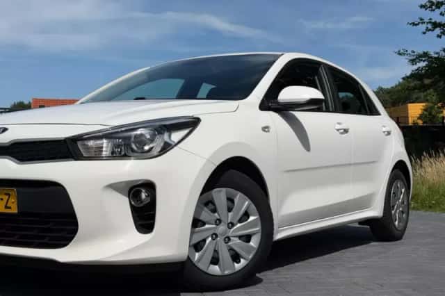 Kia Rio (2017) thumbnail 3