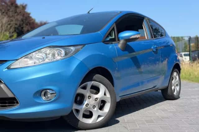 Ford Fiesta (2010) thumbnail 3