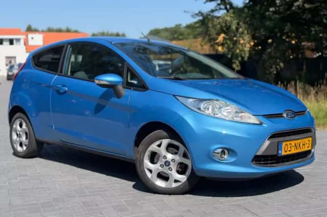 Ford Fiesta (2010) thumbnail 4