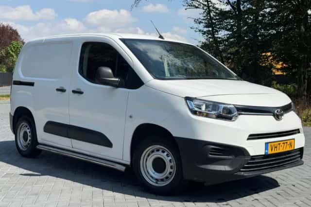 Toyota ProAce City (2021) thumbnail 3