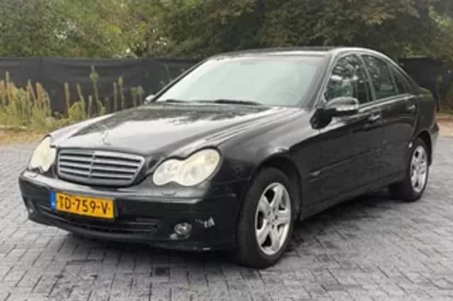Mercedes-Benz C-Klasse (2005) thumbnail 1