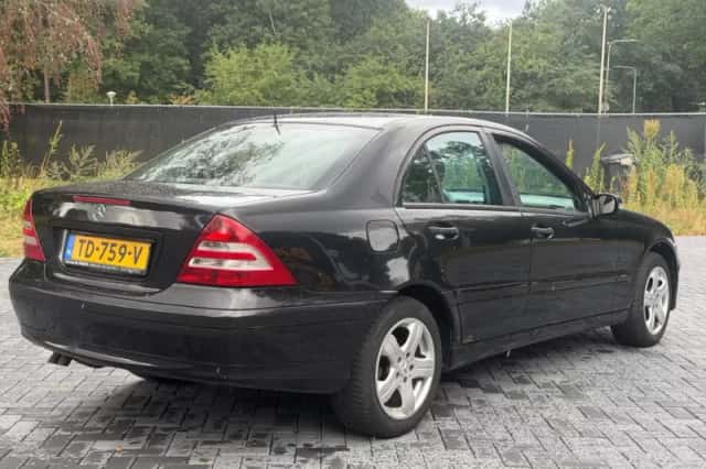 Mercedes-Benz C-Klasse (2005) thumbnail 4