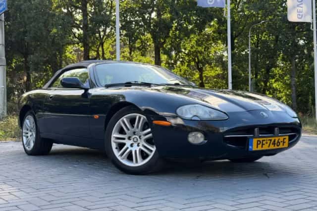 Jaguar XK8 (2002) thumbnail 5