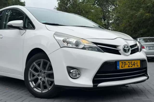 Toyota Verso (2014) thumbnail 5
