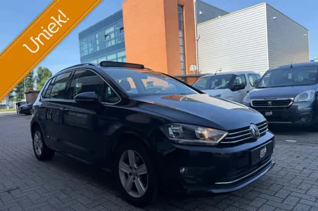 Volkswagen Golf Sportsvan (2015) thumbnail 3