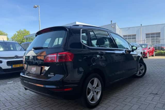 Volkswagen Golf Sportsvan (2015) thumbnail 5