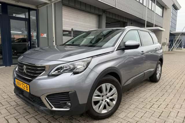 Peugeot 5008 (2018) thumbnail 2