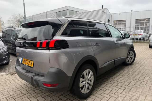 Peugeot 5008 (2018) thumbnail 5