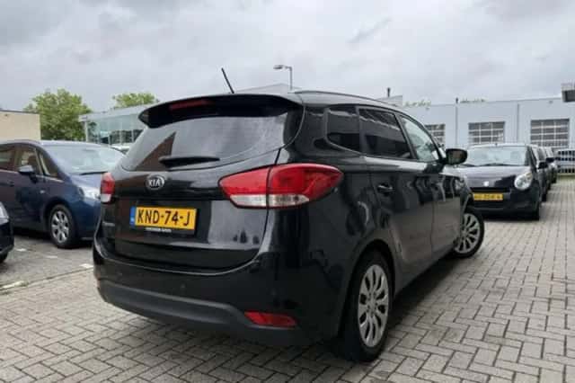 Kia Carens (2014) thumbnail 4