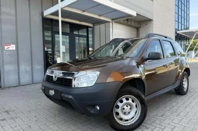 Dacia Duster (2011) thumbnail 2