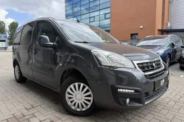 Peugeot Partner (2017) thumbnail 1