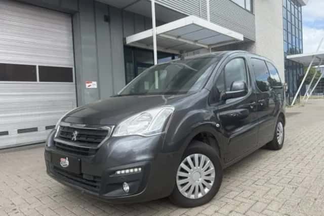 Peugeot Partner (2017) thumbnail 2