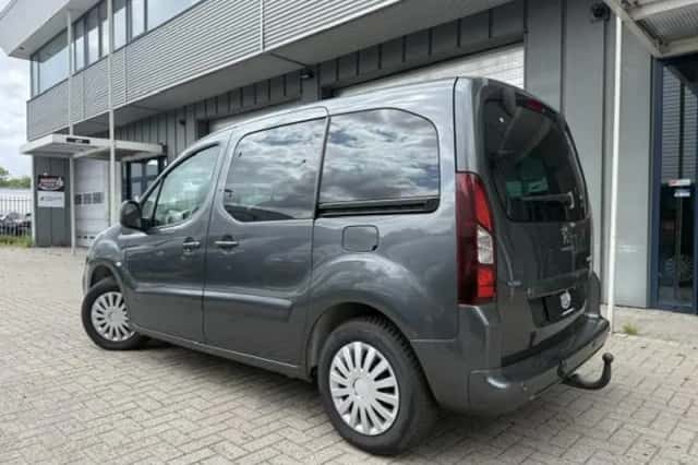 Peugeot Partner (2017) thumbnail 3
