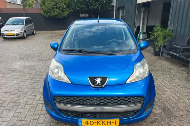 Peugeot 107 (2009) thumbnail 3