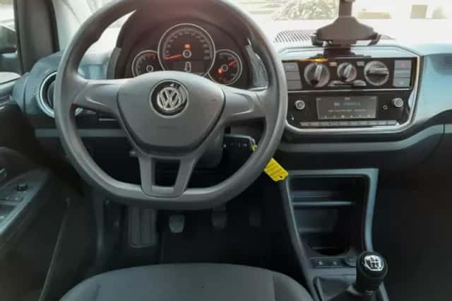 Volkswagen Up! (2019) thumbnail 3