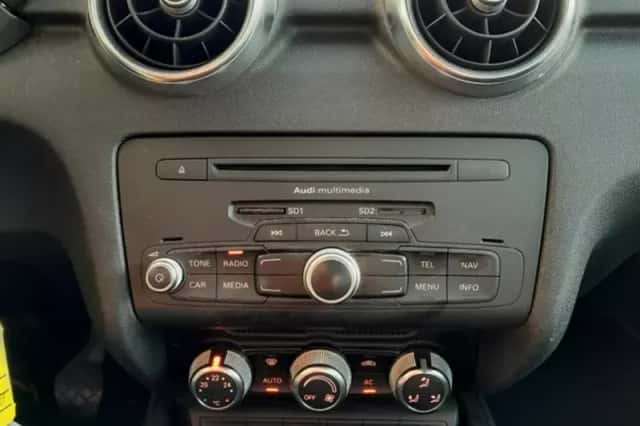 Audi A1 (2011) thumbnail 4