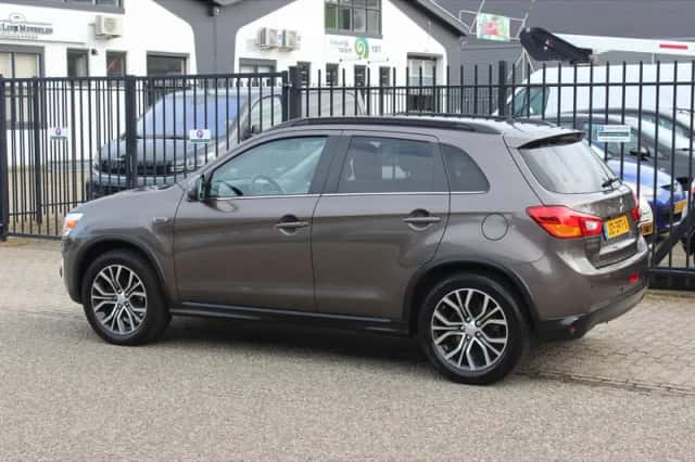 Mitsubishi ASX (2016) thumbnail 2