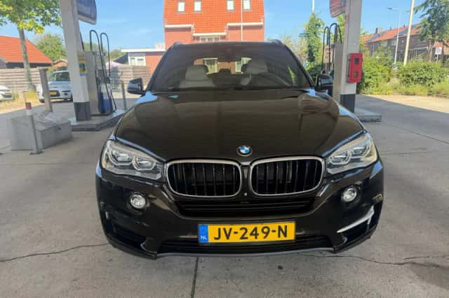 BMW X5 (2014) thumbnail 2