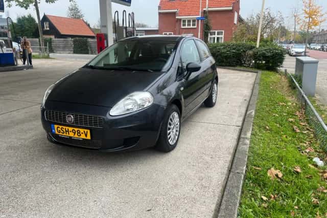 Fiat Punto (2009) thumbnail 3