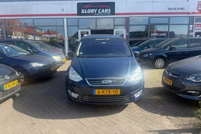 Ford Galaxy (2013) thumbnail 2