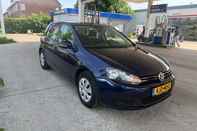 Volkswagen Golf (2010) thumbnail 5