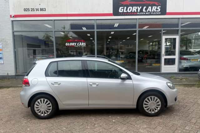 Volkswagen Golf (2009) thumbnail 5