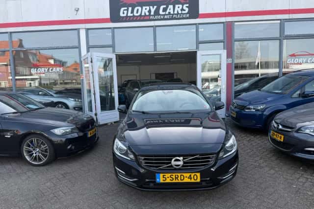 Volvo V60 (2013) thumbnail 1