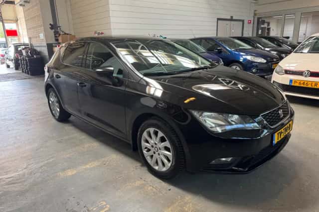 SEAT Leon (2015) thumbnail 6