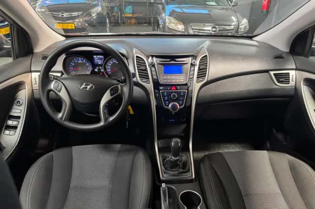 Hyundai i30 (2013) thumbnail 2