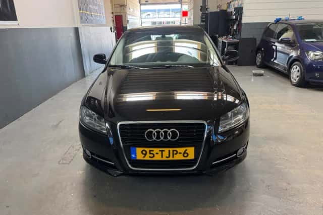 Audi A3 (2012) thumbnail 4