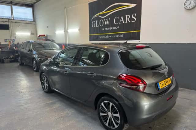Peugeot 208 (2016) thumbnail 3