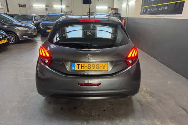 Peugeot 208 (2016) thumbnail 5