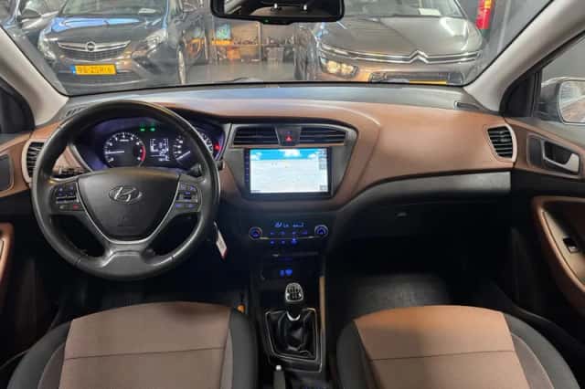 Hyundai i20 (2018) thumbnail 2