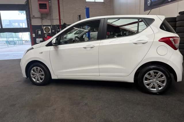 Hyundai i10 (2016) thumbnail 3