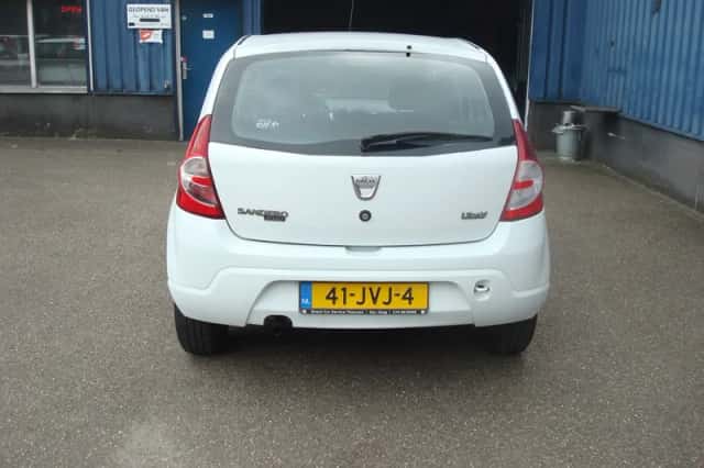 Dacia Sandero (2009) thumbnail 4