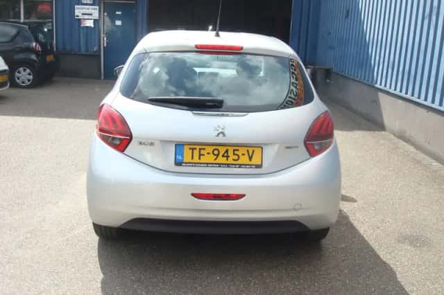 Peugeot 208 (2016) thumbnail 4