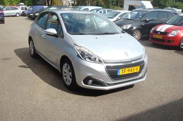 Peugeot 208 (2016) thumbnail 6