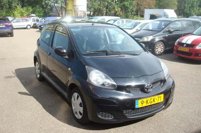 Toyota Aygo (2011) thumbnail 6